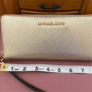 Michael Kors wallet/wristlet